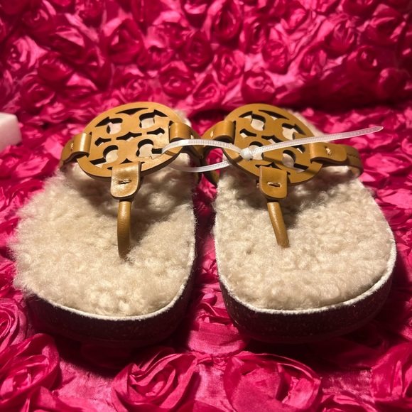 Tory Burch Cloud Shearling Flats Sandals, Caramel Corn/Buttermilk - Picture 2 of 7